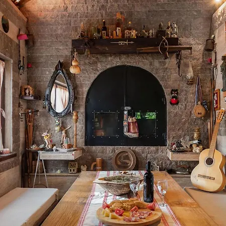 Pomalo Semesterbostad