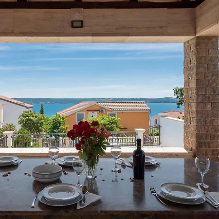 Pomalo Semesterbostad *